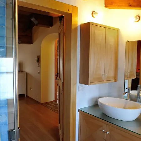 Agriturismo Crodi Фермерский дом *